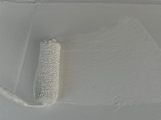 姫路市の塗装工事における庇上塗り